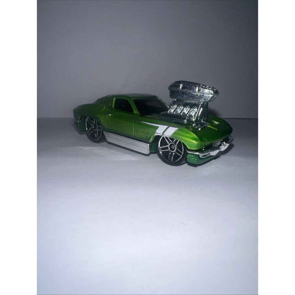 2004 Hot Wheels Toon'd 1963 Corvette Sting Ray Split Window Green Muscle Car Die